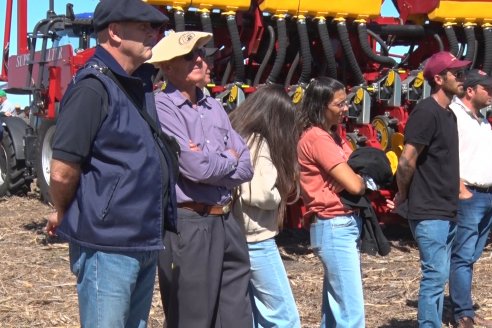 Dinámica de Maquinarias Agricolas en Sociedad Rural de María Grande  - Parte 1
