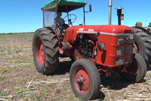 Dinámica de Maquinarias Agricolas en Sociedad Rural de María Grande  - Parte 1