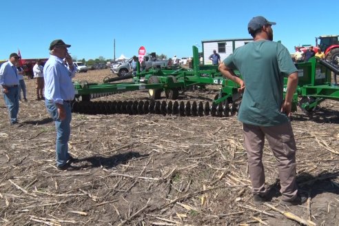 Dinámica de Maquinarias Agricolas en Sociedad Rural de María Grande  - Parte 1