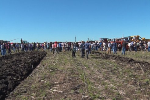 Dinámica de Maquinarias Agricolas en Sociedad Rural de María Grande  - Parte 2