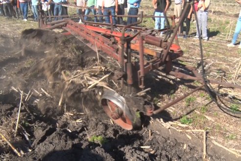 Dinámica de Maquinarias Agricolas en Sociedad Rural de María Grande  - Parte 2