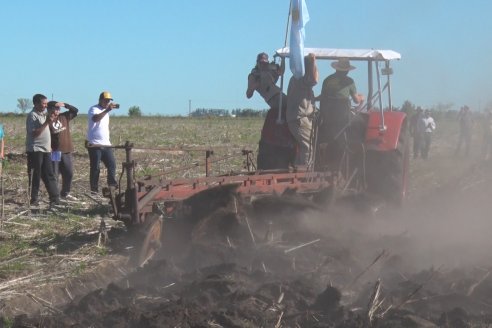 Dinámica de Maquinarias Agricolas en Sociedad Rural de María Grande  - Parte 2
