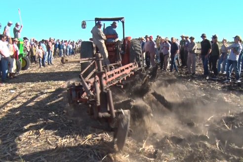 Dinámica de Maquinarias Agricolas en Sociedad Rural de María Grande  - Parte 2