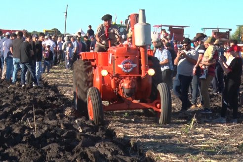 Dinámica de Maquinarias Agricolas en Sociedad Rural de María Grande  - Parte 2