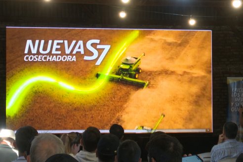Presentación y Demostración de Agronorte de la Cosechadora John Deere S7 700