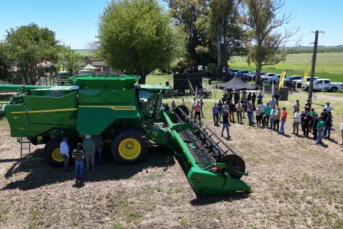 Presentación y Demostración de Agronorte de la Cosechadora John Deere S7 700