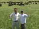 Visita al campo La Nueva Trinidad, en Mansilla, donde funciona una fábrica de pasto de precisión