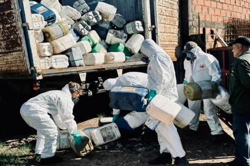 Cerraron un acopio ilegal de envases y se llevaron más de 2.000 bidones de fitosanitarios
