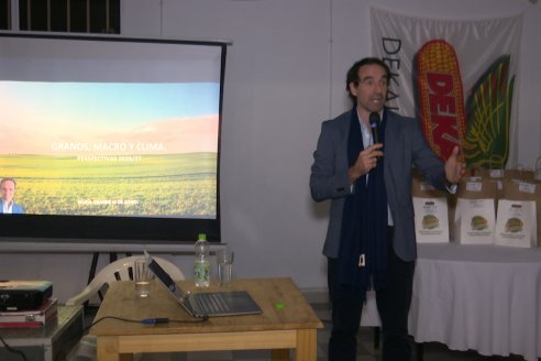 Jornada de Capacitación de El Molino Agroservicios en Sociedad Rural de Maria Grande