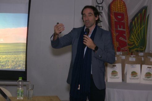 Jornada de Capacitación de El Molino Agroservicios en Sociedad Rural de Maria Grande