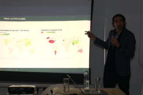 Jornada de Capacitación de El Molino Agroservicios en Sociedad Rural de Maria Grande