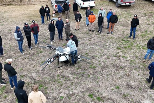 Jornada de Capacitación de MB Maquinarias: Precision al vuelo - Gira tecnológica de aplicacion con drones
