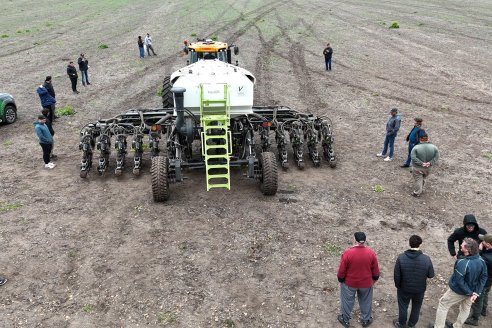 Presentación de la nueva sembradora Velosofía Air de Giorgi-Plantium en El Tatú Maquinarias - Seguí, Entre Rios