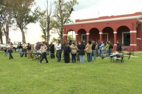 Mas de 50 mujeres participaron de una capacitación en drones en Gral.Ramirez